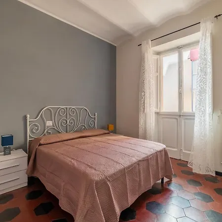 Guesthost - San Lorenzo Welcoming Apartment Rome